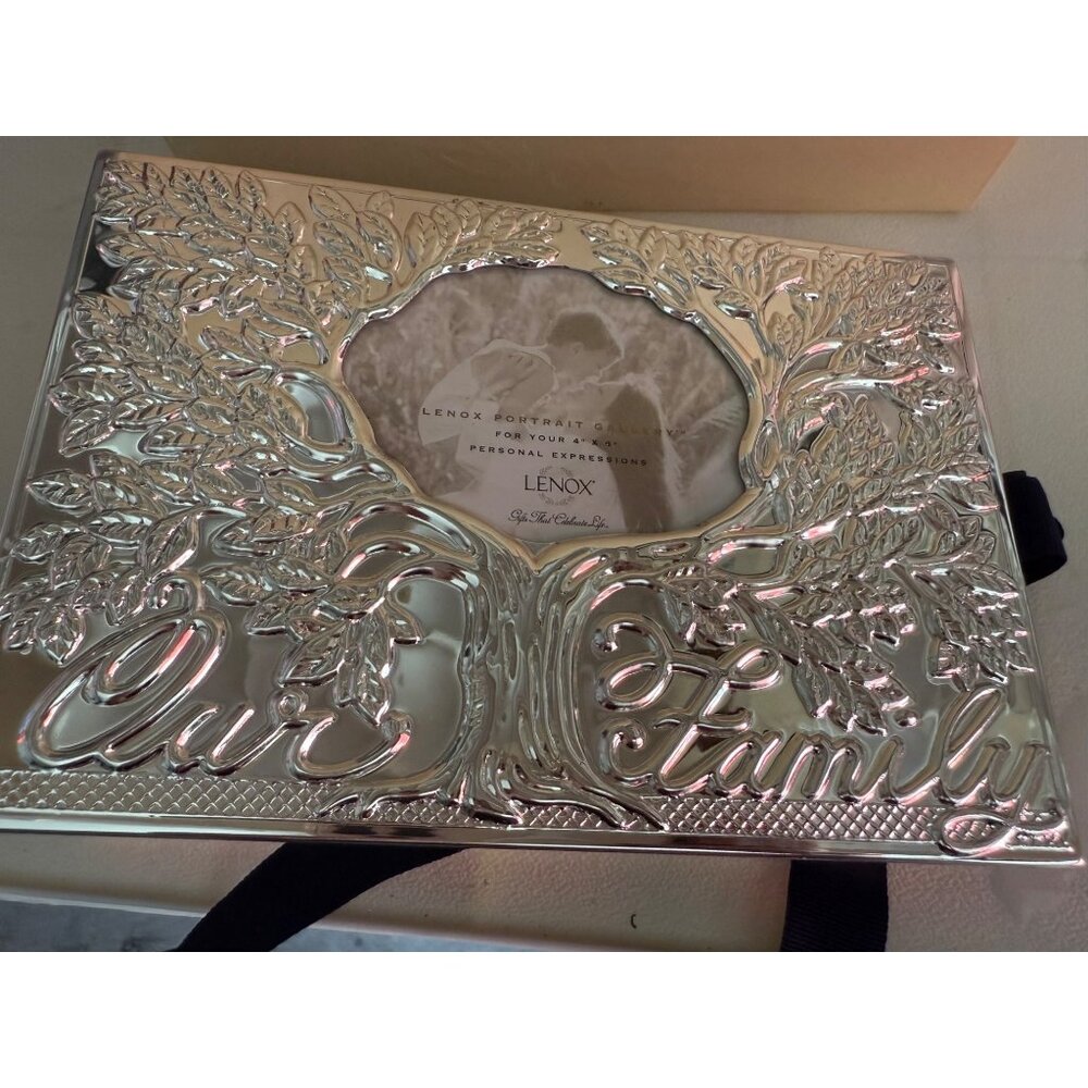 Lenox silverplate ornate photo album - Our Family, photo frame, 4x 6 photos, fam